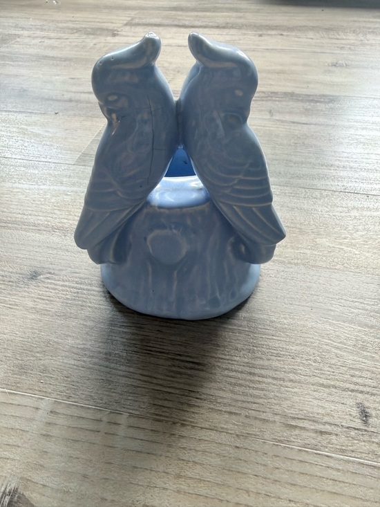 Other - Vintage MCM Shawnee pottery- 2 love birds ceramic planter
